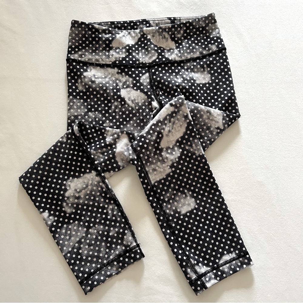 Lululemon - Black Polka-Dot Floral Cropped Leggings - Womens Size 4